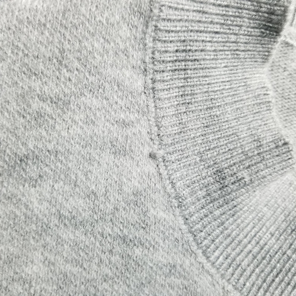 NWT NO BOUNDARIES WOMEN'S GRAY WITH WHITE SWEATER SIZE XS - Picture 13 of 13